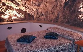 Casa cueva El perucho